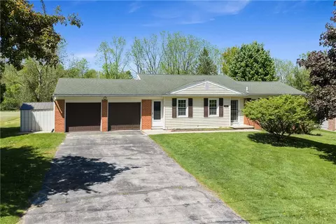 7277 Mcdonald Dr, Lima, NY 14485