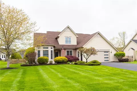 287 Sunny Mill Ln, Greece, NY 14626
