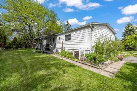 728 Bass Run Ln, Hamlin, NY 14464