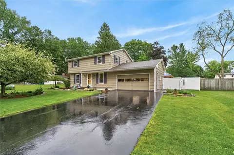 5 Sandy Hill Dr, Perinton, NY 14450