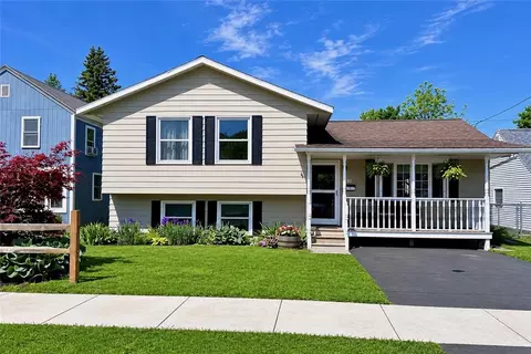 37 High St, Corning, NY 14830