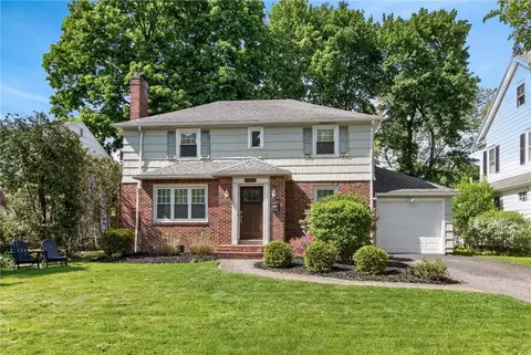 606 Claybourne Rd, Rochester, NY 14618