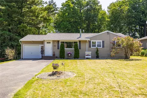 50 Interlaken Rd, Greece, NY 14612