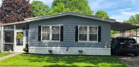 136 Cayuga Way, Manchester, NY 14504