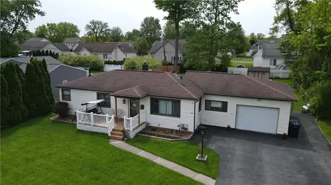 31 W Crest Dr, Gates, NY 14606