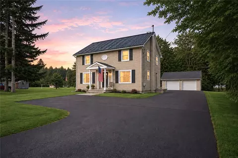 1133 Webster Rd, Webster, NY 14580
