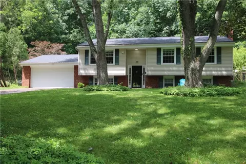 50 Heather Dr, Rochester, NY 14625