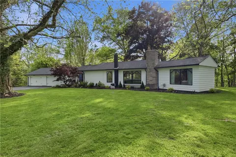 364 Fisher Rd, Pittsford, NY 14534