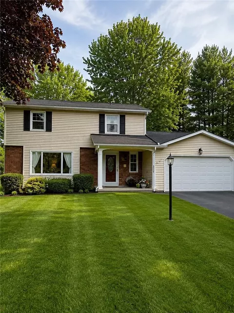 227 Belvista Dr, Rochester, NY 14625