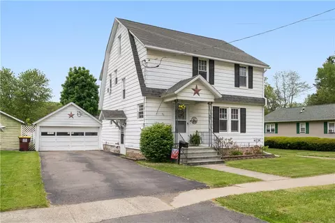 32 Elm St, Canisteo, NY 14823
