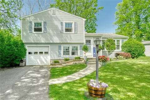 46 Arlington Park, Canandaigua, NY 14424