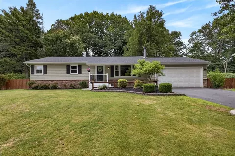 14 Terry Ln, Ogden, NY 14624