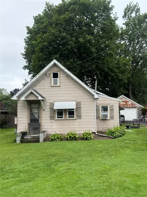 81 Ardella St, Gates, NY 14606