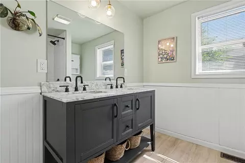 Bath - 98 Dewberry Dr, Irondequoit, NY 14622 photo 1 of 2