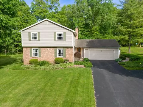 14 Burncoat, Pittsford, NY 14534