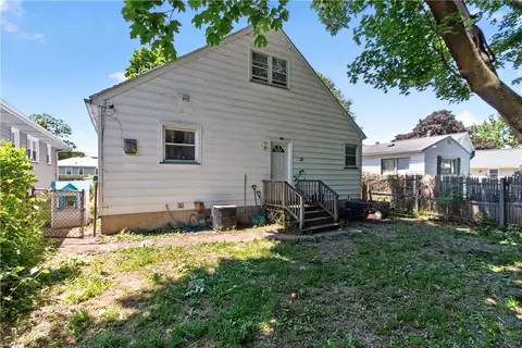 Exterior - 92 Taft Ave, Irondequoit, NY 14609 photo 3 of 4