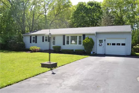 833 Dewitt Rd, Webster, NY 14580