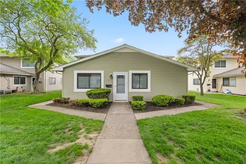 71 Lincoln Mills Rd, East Rochester, NY 14445