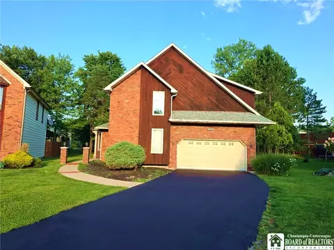6015 Whitegate Xing, East Amherst, NY 14051