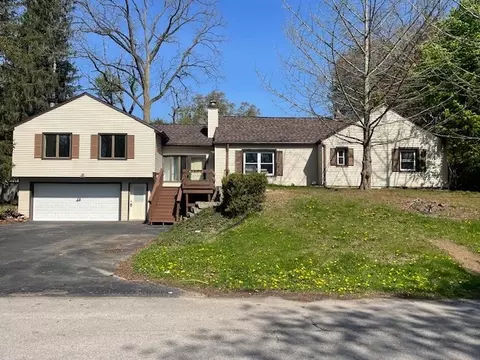321 Eaglehead Rd, Perinton, NY 14445