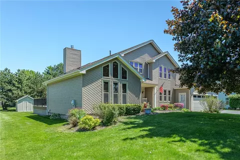 396 Pineville Ln, Webster, NY 14580