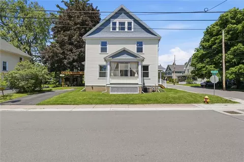 39 Smith St, Parma, NY 14468
