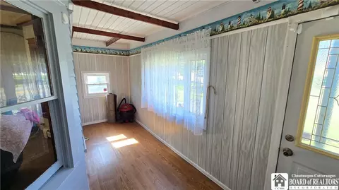 Entry Way - 152 Maple Ave, Dunkirk, NY 14048 photo 1 of 2
