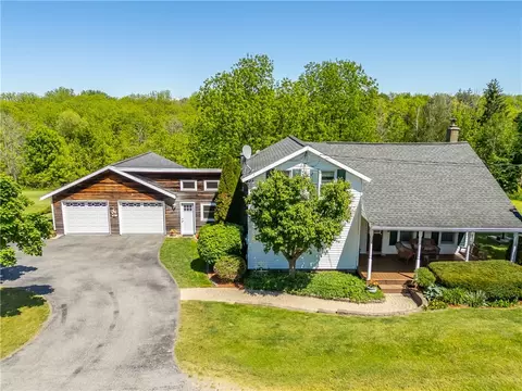 1014 Cornwall Rd, Palmyra, NY 14522