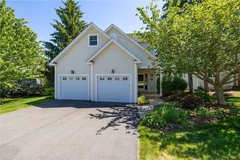 5567 Lakewood Trl, Bristol, NY 14424