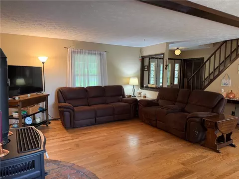 Living - 1316 Bay Dr, Middlesex, NY 14507 photo 2 of 5