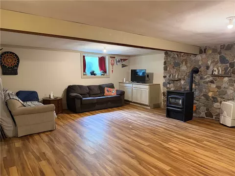 Living - 1316 Bay Dr, Middlesex, NY 14507 photo 4 of 5