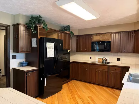 Kitchen - 1316 Bay Dr, Middlesex, NY 14507 photo 2 of 4