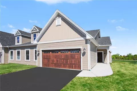 3062 Pierce Brook Trl, Canandaigua, NY 14424