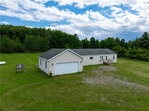 9450 Alderman Rd, Wayne, NY 14840