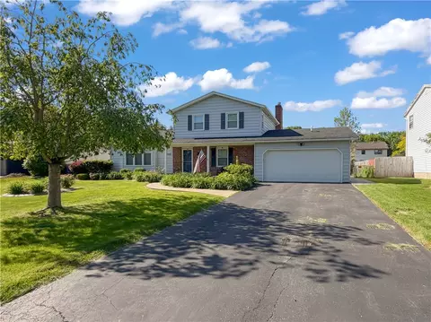 388 Olde Harbour Trl, Greece, NY 14612