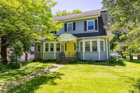763 Penfield Rd, Rochester, NY 14625
