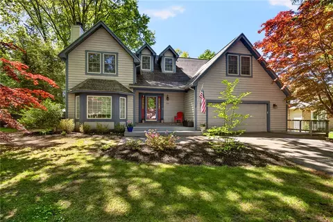 23 Deerborne Ln, Ogden, NY 14559