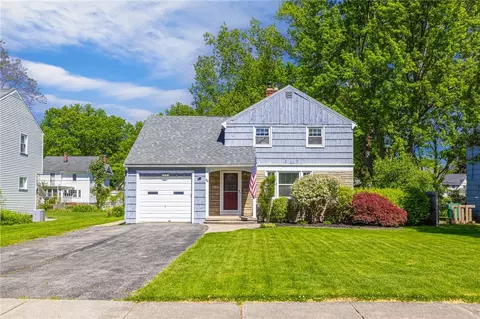 84 Sydenham Rd, Irondequoit, NY 14609