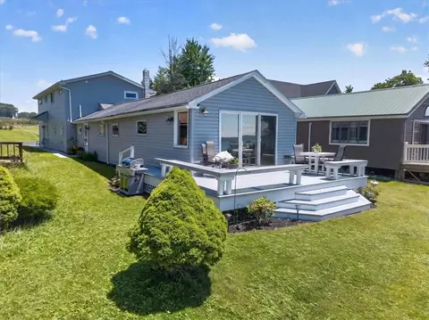 7027 Lake Bluff Rd, Huron, NY 14590