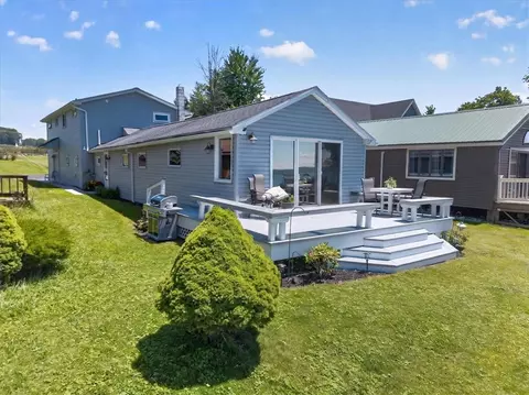 7027 Lake Bluff Rd, Huron, NY 14590
