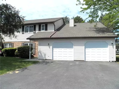 1 D Salmon Run, Parma, NY 14468