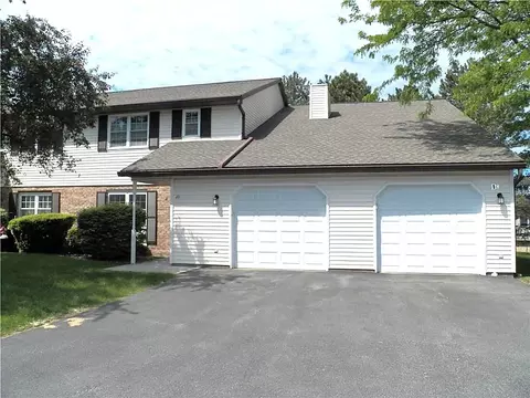 1 D Salmon Run, Parma, NY 14468