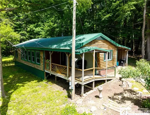 8961 Flucker Hill Rd, Villenova, NY 14062