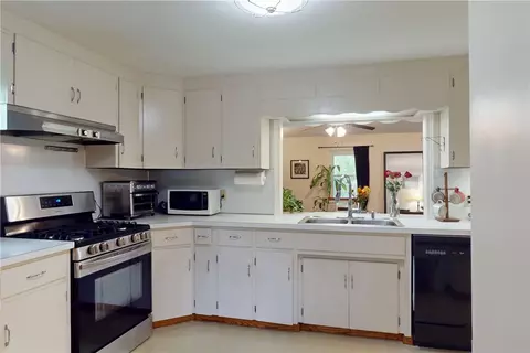 Kitchen - 916 Hector St, Ithaca, NY 14850 photo 2 of 5