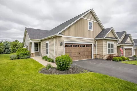 6934 Silverton Gln, Victor, NY 14564
