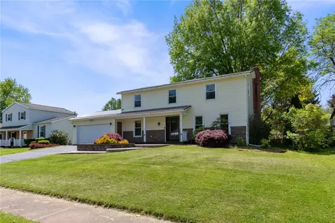 25 Spring Tree Ln, Greece, NY 14612