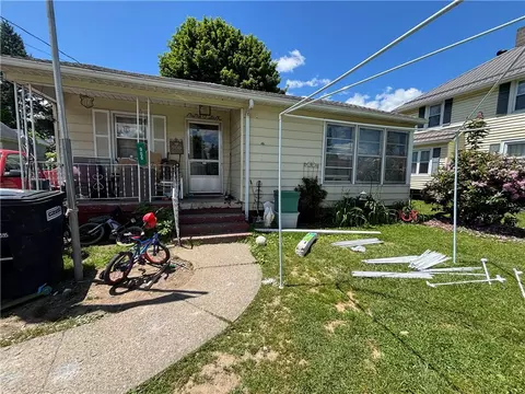 906 Laurel St, Southport, NY 14904
