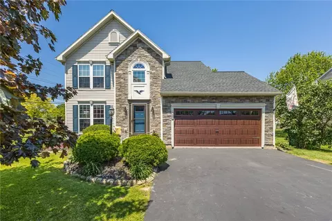 1201 Belmont Dr, Farmington, NY 14425