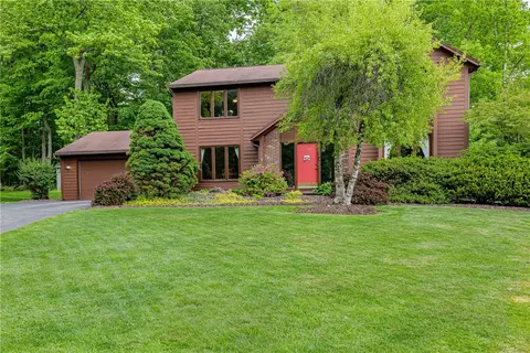 8 Great Garland, Perinton, NY 14450