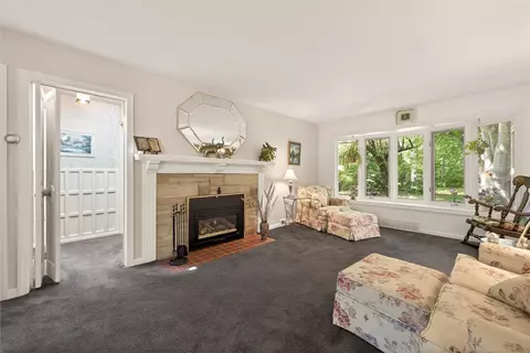 Living - 195 Cornwall Ln, Irondequoit, NY 14617 photo 1 of 2